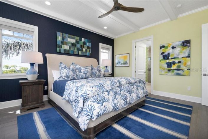 Image No.54-7 Bed Property for sale