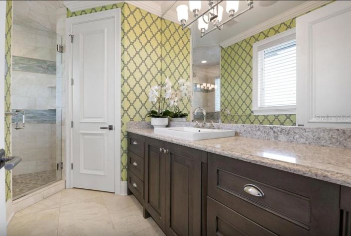 Image No.55-7 Bed Property for sale