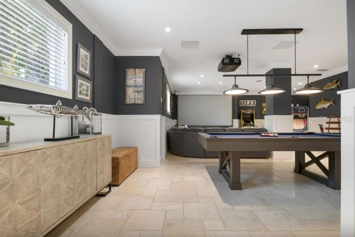 Image No.56-7 Bed Property for sale