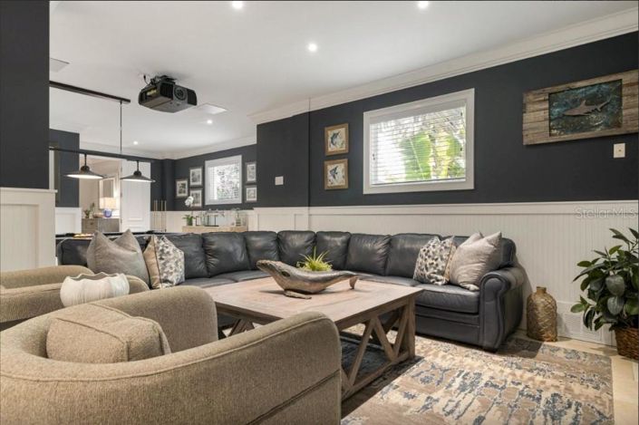 Image No.58-7 Bed Property for sale