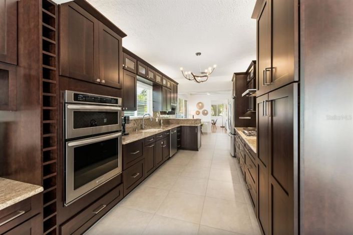 Image No.12-3 Bed Property for sale