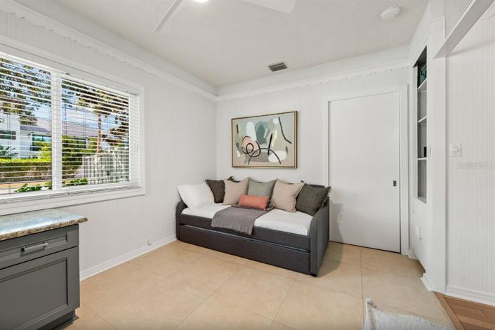 Image No.17-3 Bed Property for sale