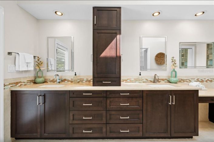 Image No.23-3 Bed Property for sale