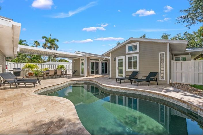 Image No.30-3 Bed Property for sale