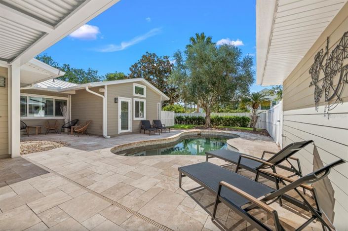 Image No.32-3 Bed Property for sale