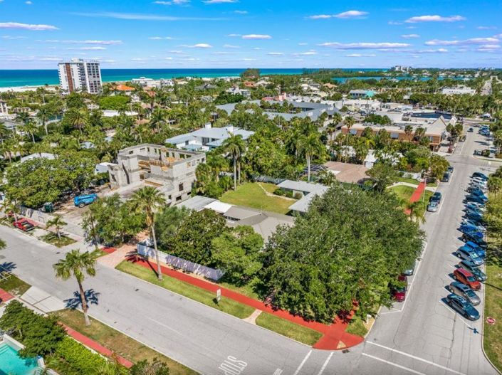 Image No.37-3 Bed Property for sale