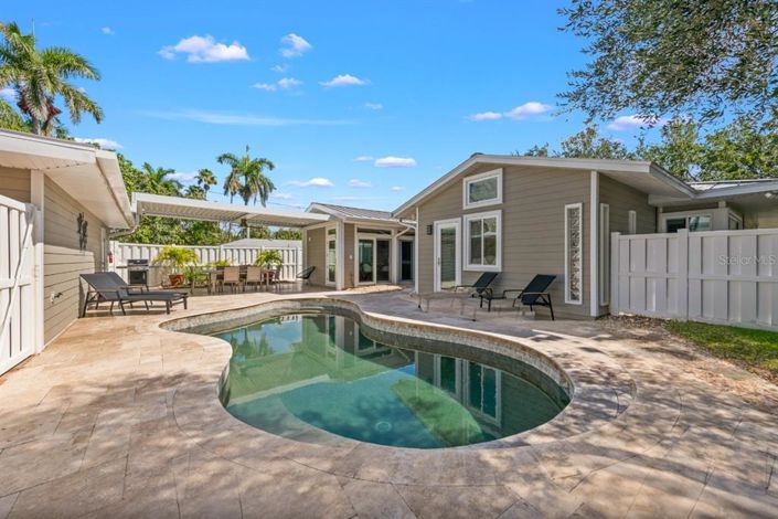 Image No.4-3 Bed Property for sale