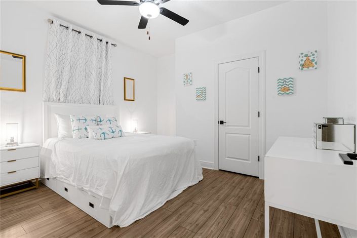 Image No.16-3 Bed Property for sale