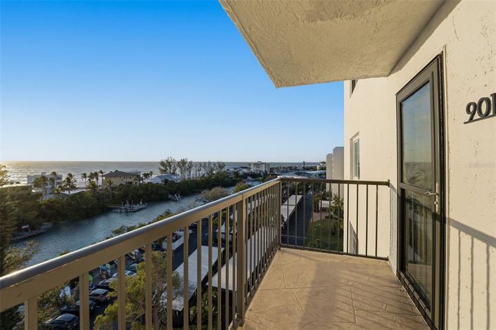 Image No.10-3 Bed Property for sale