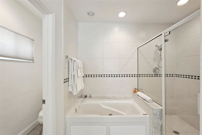 Image No.29-6 Bed Property for sale