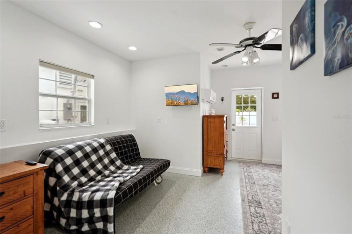 Image No.38-6 Bed Property for sale