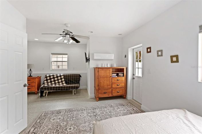 Image No.39-6 Bed Property for sale