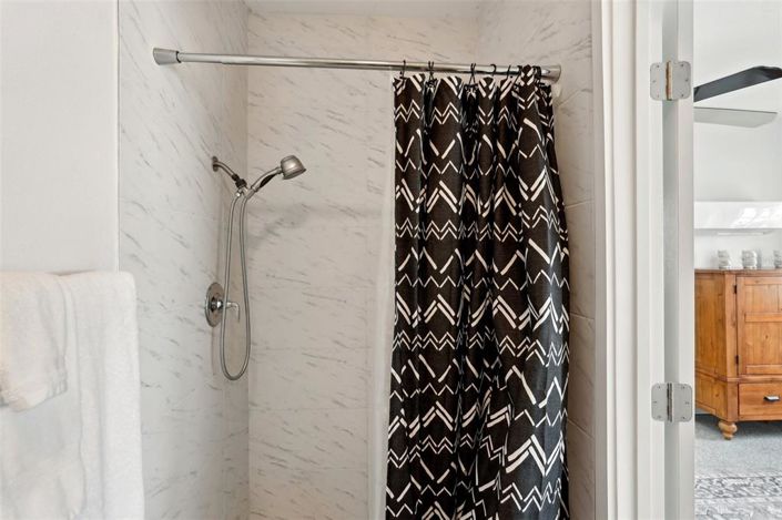 Image No.41-6 Bed Property for sale