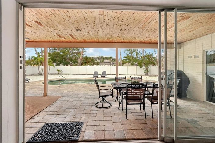 Image No.59-6 Bed Property for sale