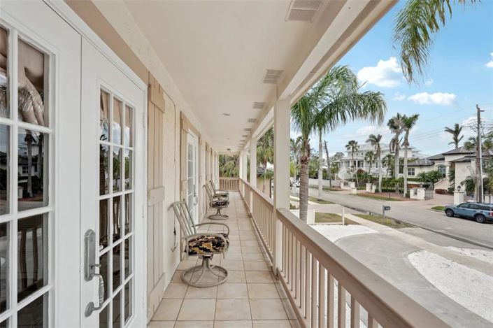 Image No.6-6 Bed Property for sale