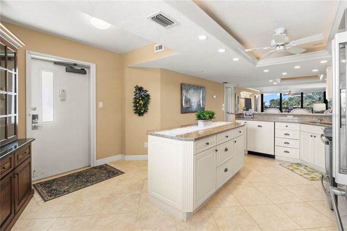 Image No.7-2 Bed Property for sale