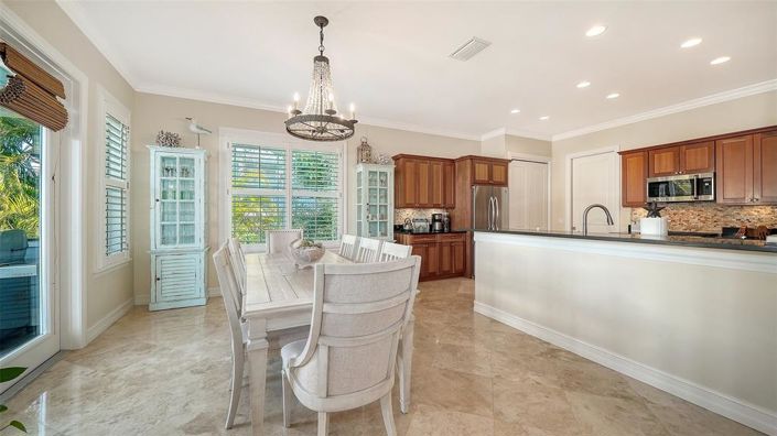 Image No.27-4 Bed Property for sale