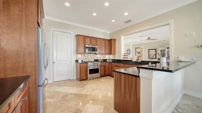 Image No.38-4 Bed Property for sale