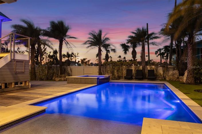 Image No.5-4 Bed Property for sale