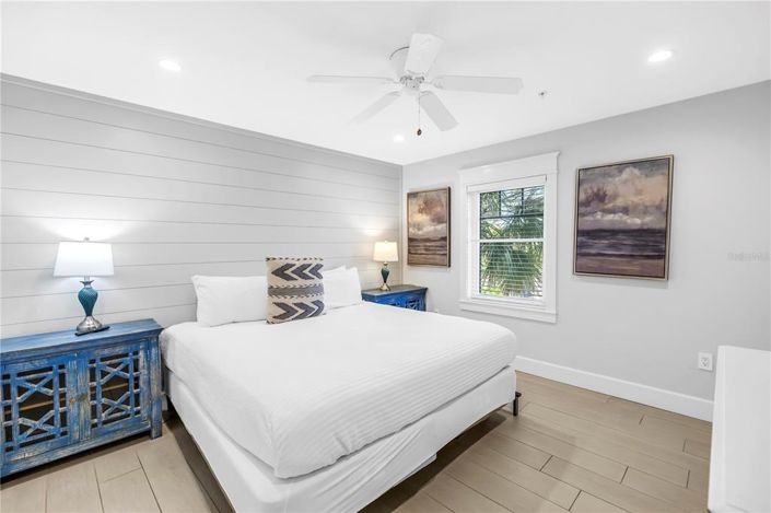 Image No.10-8 Bed Property for sale