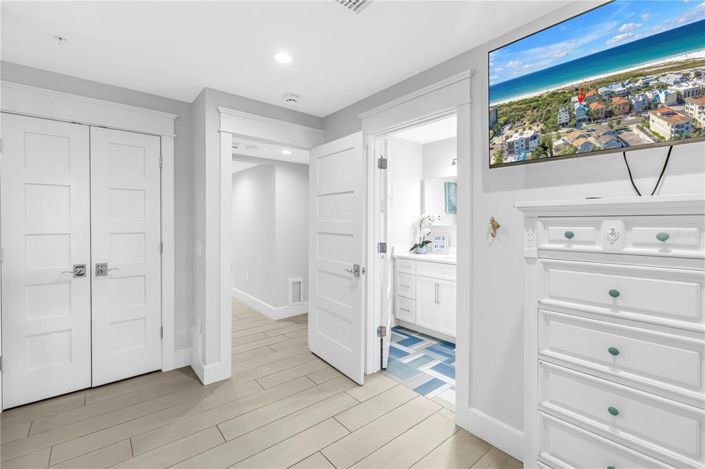 Image No.16-8 Bed Property for sale