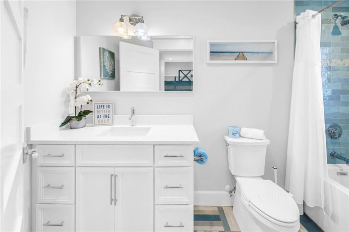 Image No.17-8 Bed Property for sale