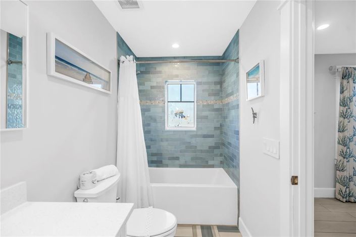 Image No.18-8 Bed Property for sale