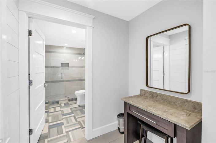 Image No.32-8 Bed Property for sale