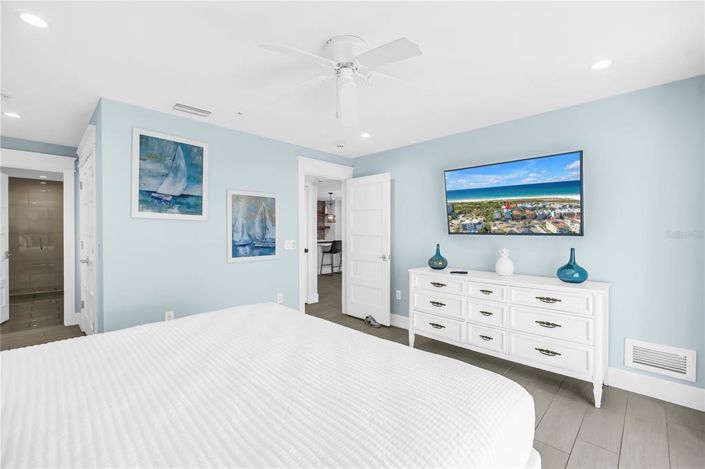 Image No.37-8 Bed Property for sale