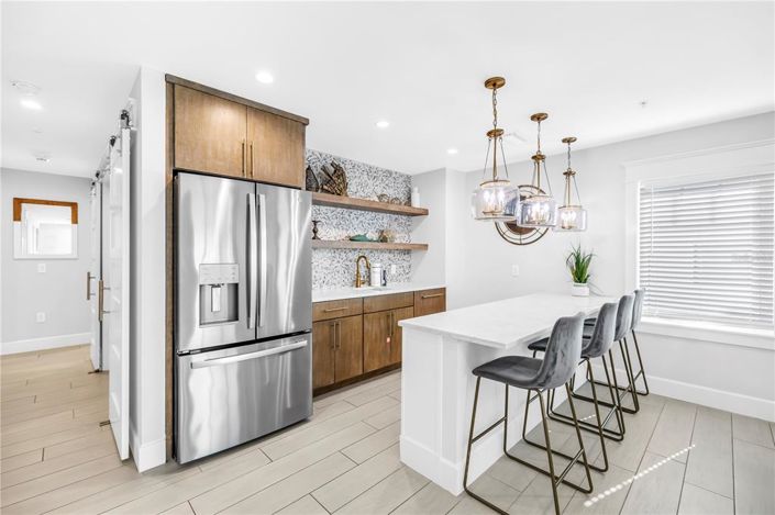 Image No.52-8 Bed Property for sale