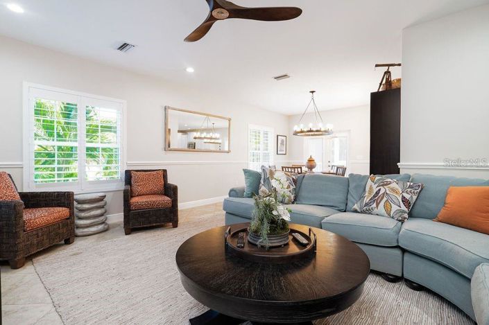 Image No.6-6 Bed Property for sale