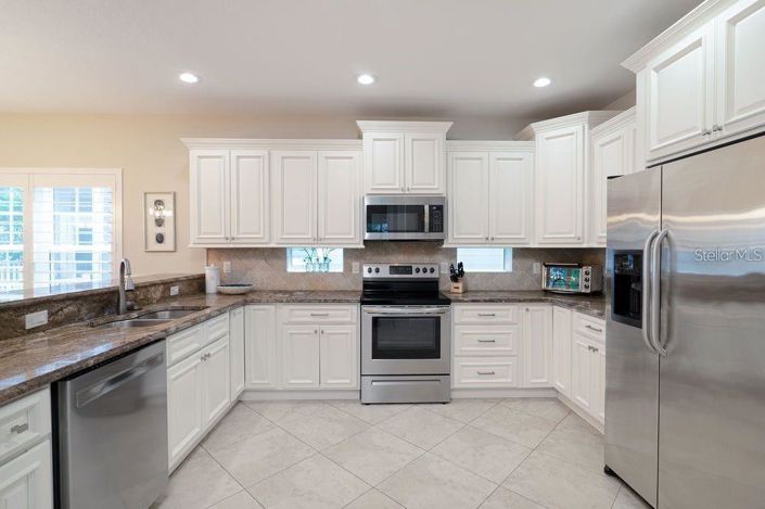 Image No.9-6 Bed Property for sale