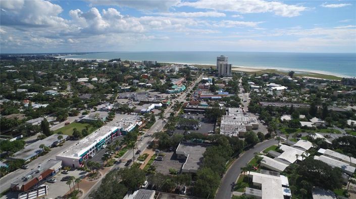 Image No.10-3 Bed Property for sale