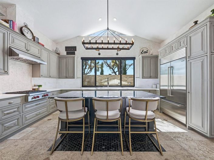 Image No.16-4 Bed Property for sale