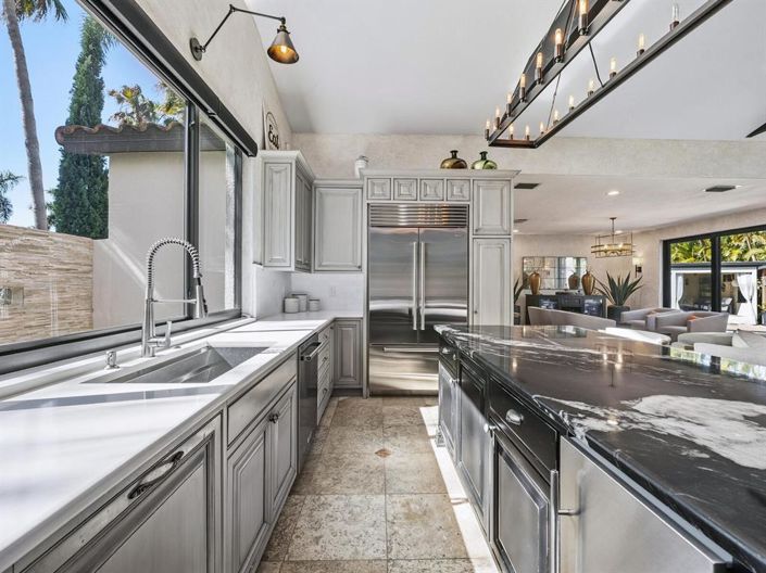 Image No.18-4 Bed Property for sale