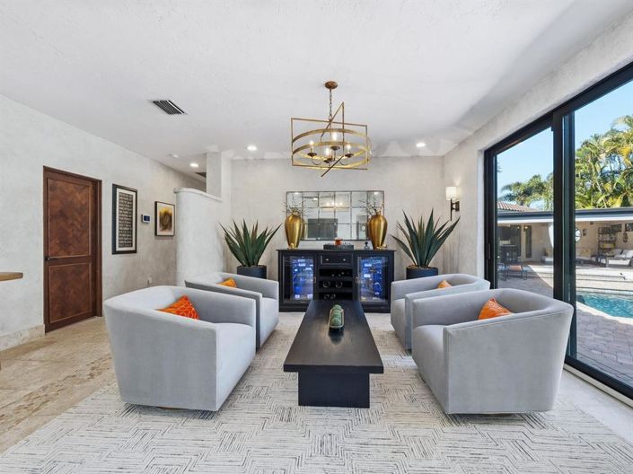 Image No.24-4 Bed Property for sale