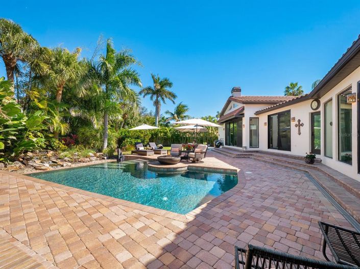 Image No.42-4 Bed Property for sale