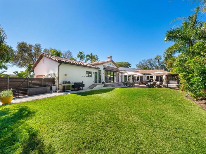 Image No.48-4 Bed Property for sale