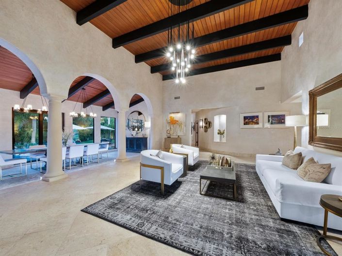 Image No.55-4 Bed Property for sale