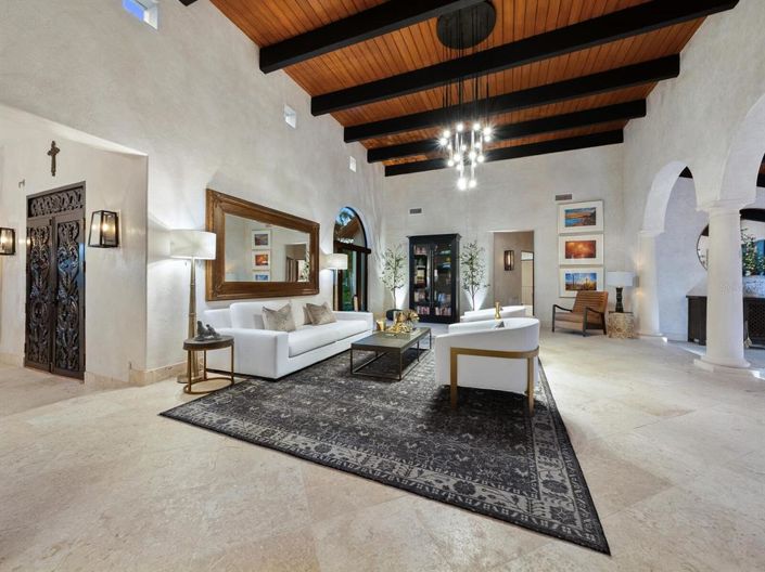 Image No.56-4 Bed Property for sale