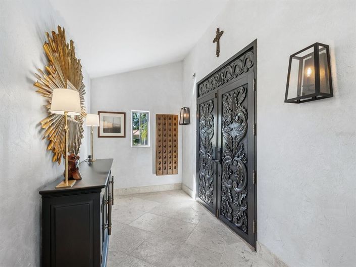 Image No.8-4 Bed Property for sale