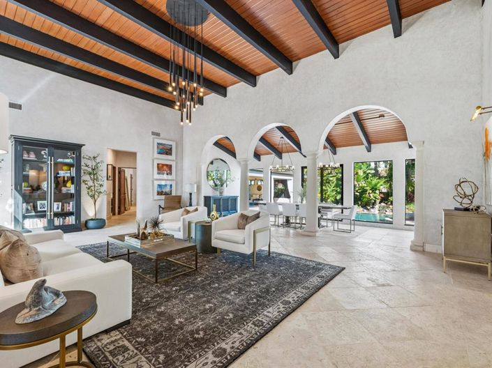 Image No.9-4 Bed Property for sale