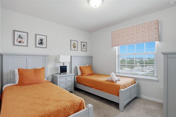 Image No.28-5 Bed Townhouse for sale