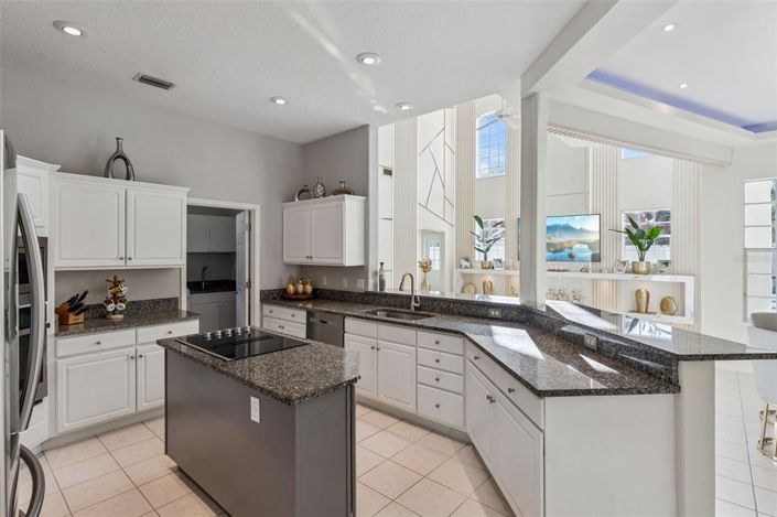 Image No.16-4 Bed Property for sale