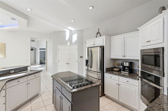 Image No.19-4 Bed Property for sale