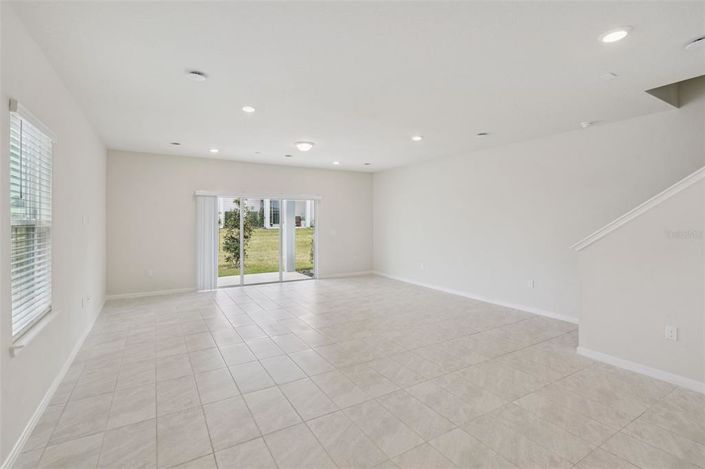 Image No.11-3 Bed Townhouse for sale