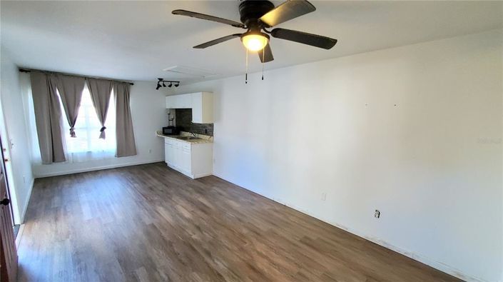 Image No.10-4 Bed Townhouse for sale