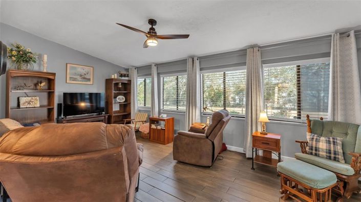 Image No.24-3 Bed Property for sale