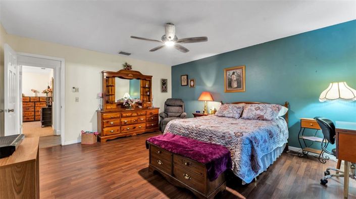 Image No.32-3 Bed Property for sale