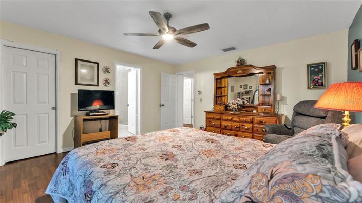 Image No.33-3 Bed Property for sale